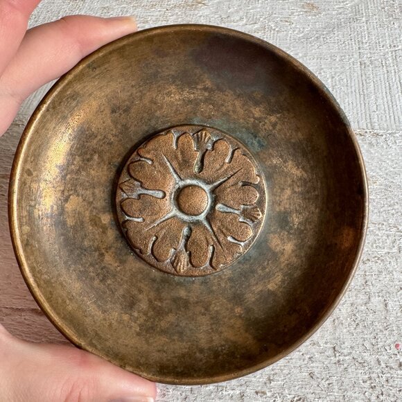 Small Vintage Brass Round Decorative Plate with Center Design - Picture 7 of 8